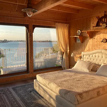 Oasis Golden Lagoon Chalet *