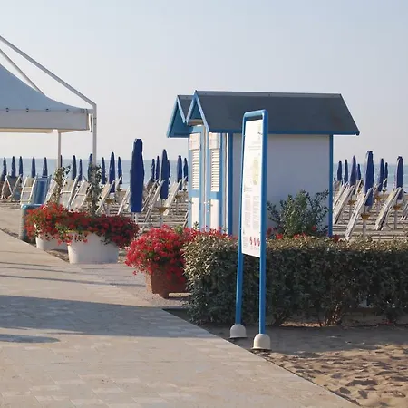 Oasis Golden Lagoon Chalet *